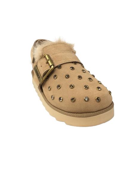 ZUECO SERRAJE CAMEL CON BRILLOS