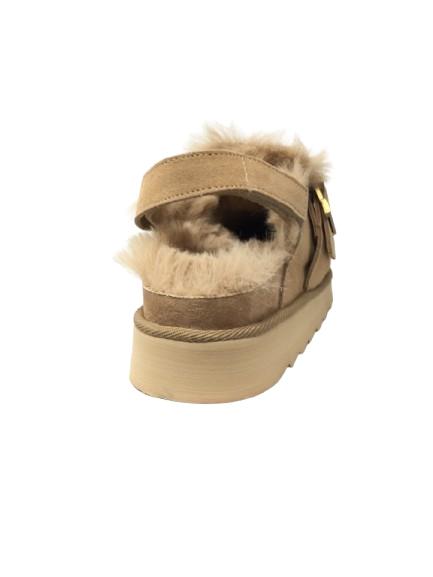 ZUECO SERRAJE CAMEL CON BRILLOS